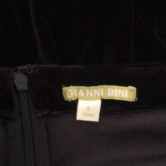 Gianni Bini midi black velvet,ruffled tiered skirt. - Picture 13 of 13